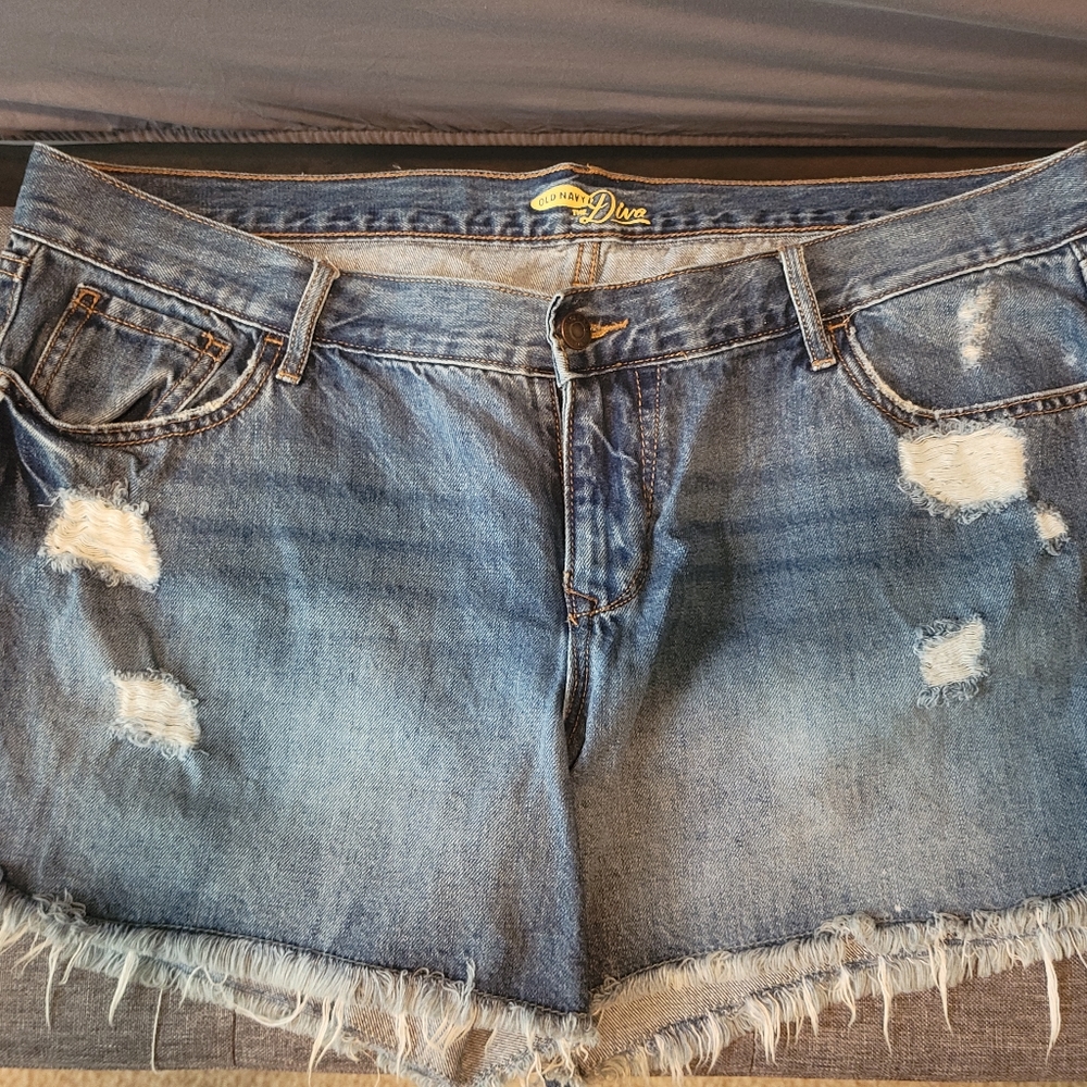 Old Navy Diva ripped Jean shorts
